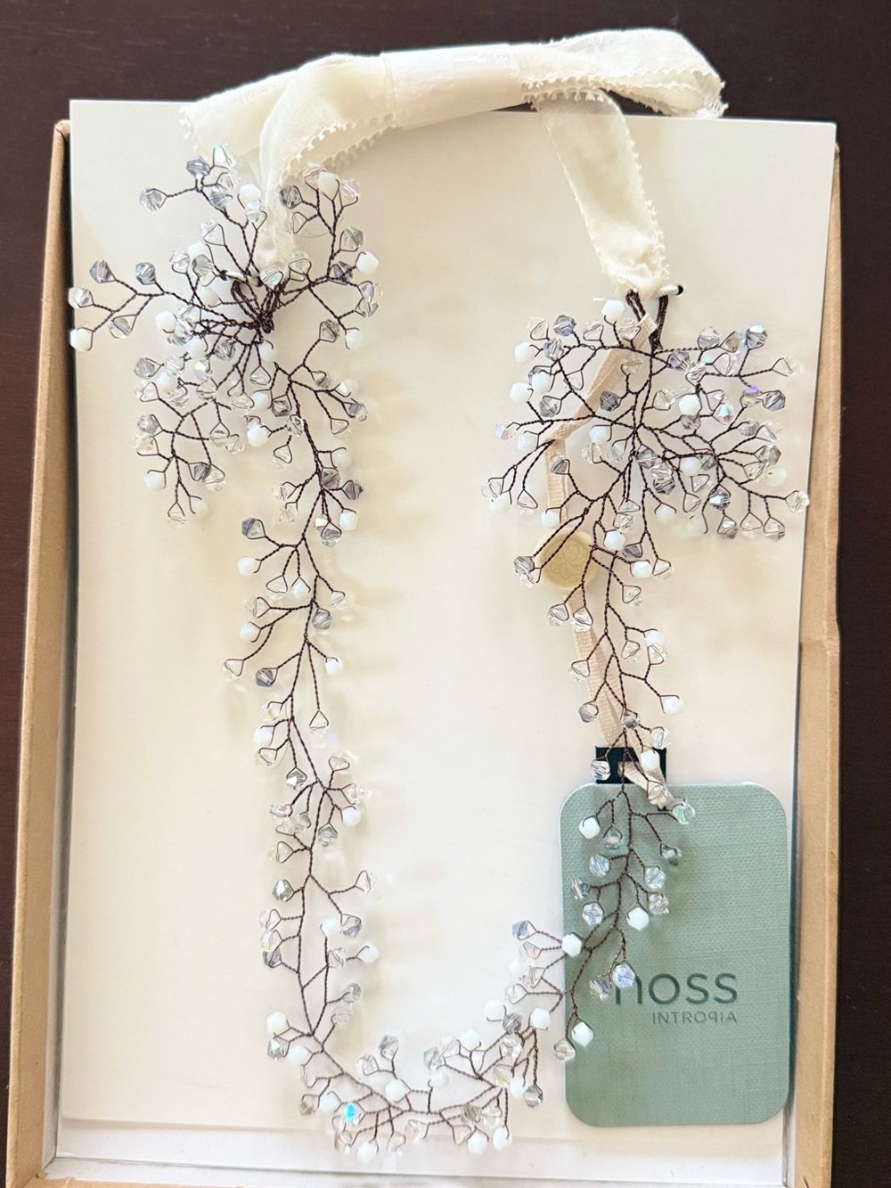 Moss Intròquia Ivory Beaded Necklace